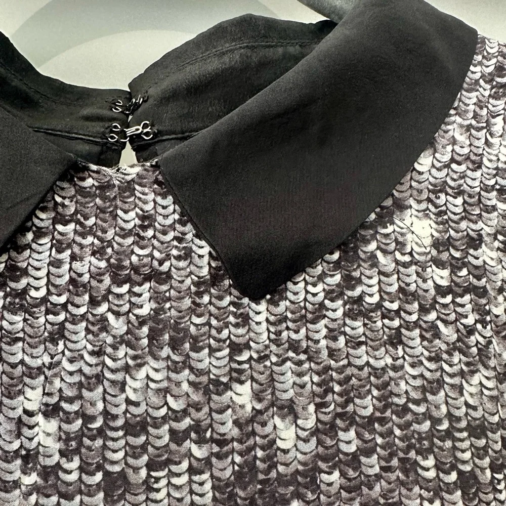 Marc Jacobs • Signature Faux Sequin Dress in Black Large - Picture 3 of 6